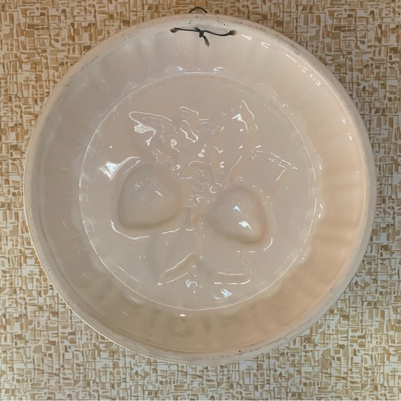 Vintage Strawberry, Blossom and Leaf Wall Decor - Picture 3 of 5